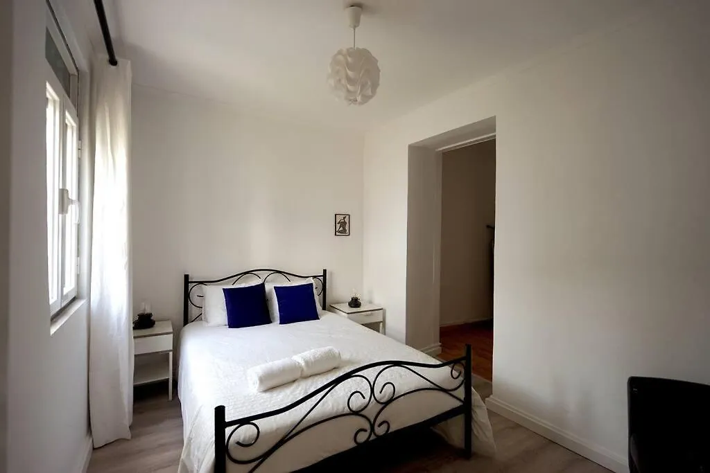 Cruz Cozy Apartment 1º Lisbon