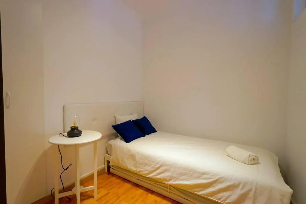 Cruz Cozy Apartment 1º Lisbon